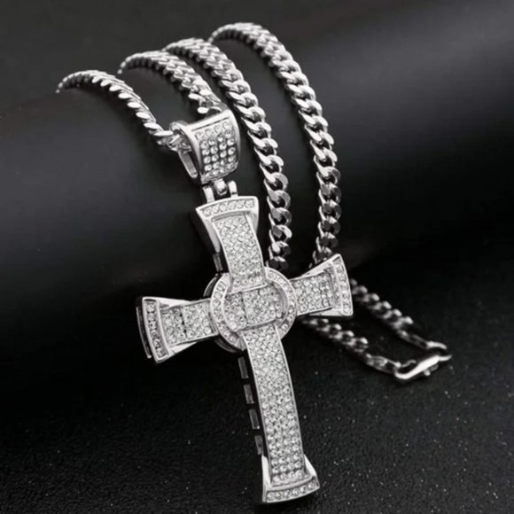 New 18k gold Hip Hop Rapper Iced Out Crystal Cross - Picture 1 of 9